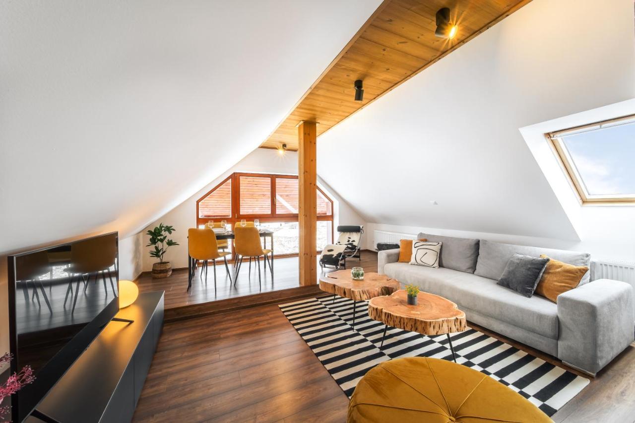 Cozy Mountain Attic Apartment In High Tatras Vel'ka Lomnica Eksteriør bilde